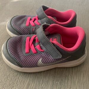 Toddler girls Nike flex run sneakers, size 8